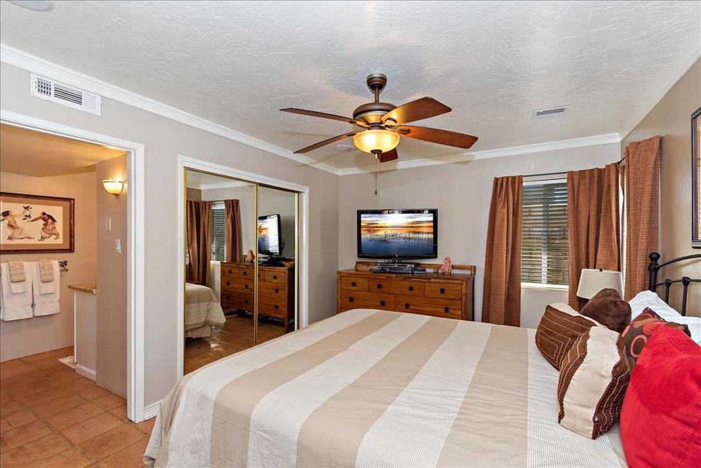 52637 Avenida Villa