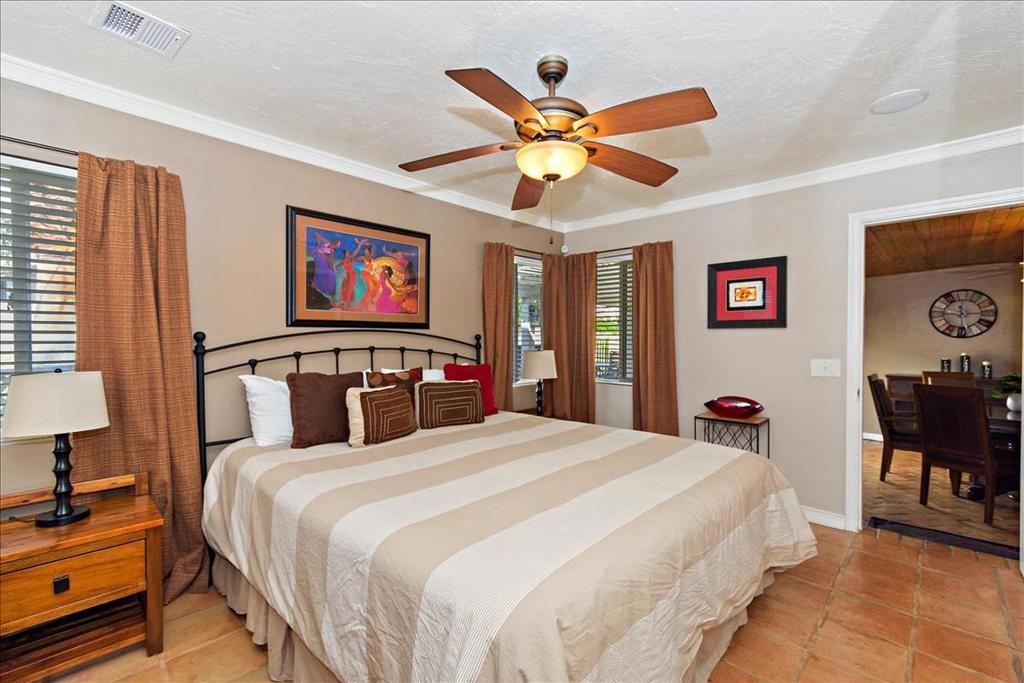 52637 Avenida Villa