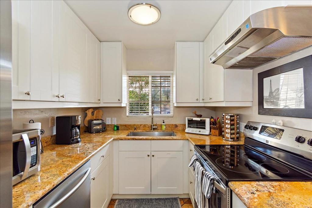 52637 Avenida Villa