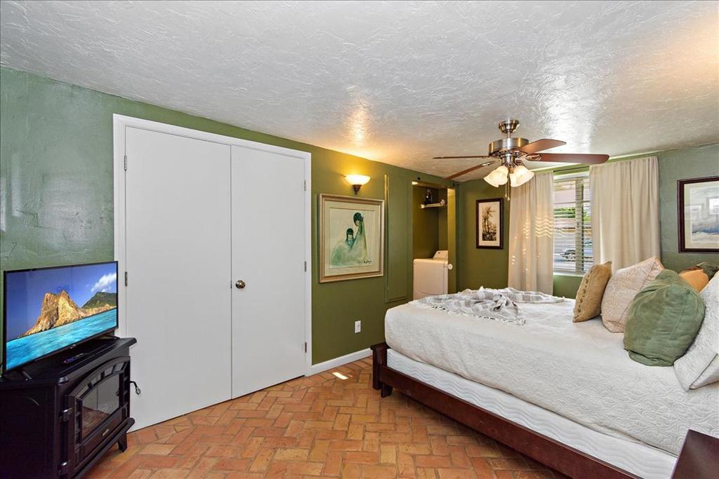 52637 Avenida Villa
