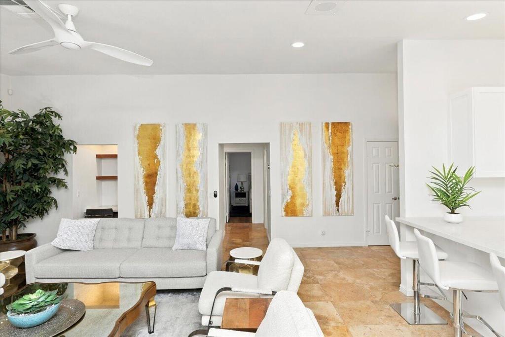 54205 Avenida Vallejo