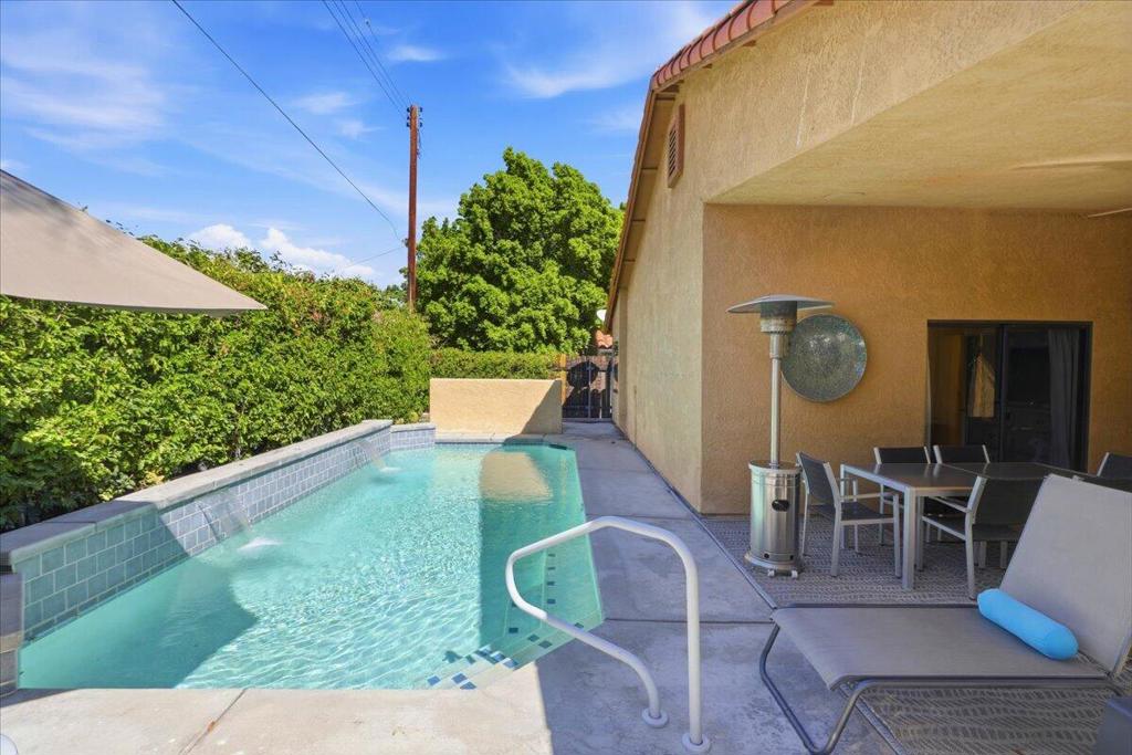 54205 Avenida Vallejo