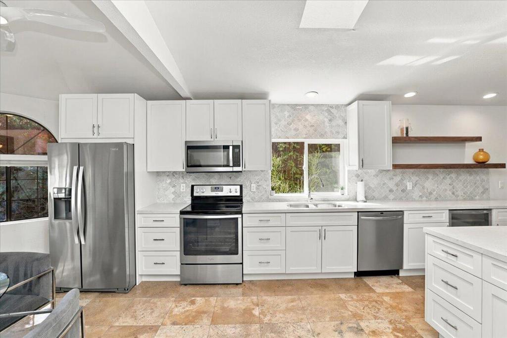 54205 Avenida Vallejo