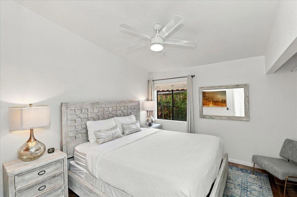 54205 Avenida Vallejo