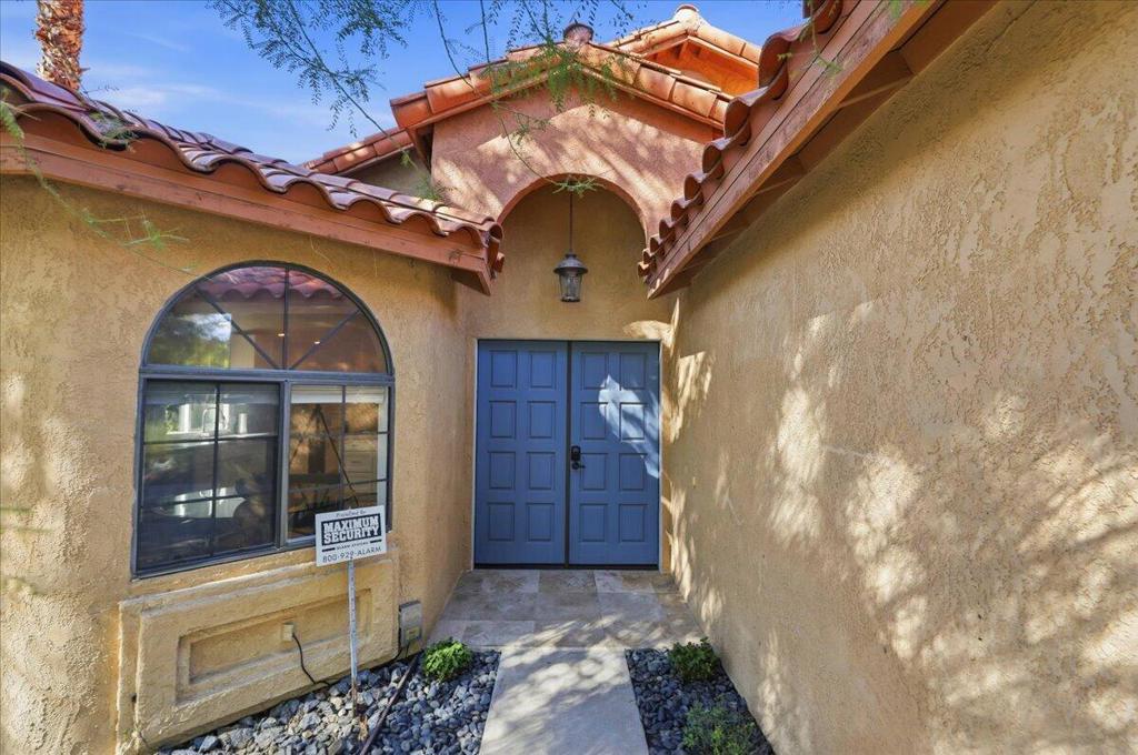 54205 Avenida Vallejo
