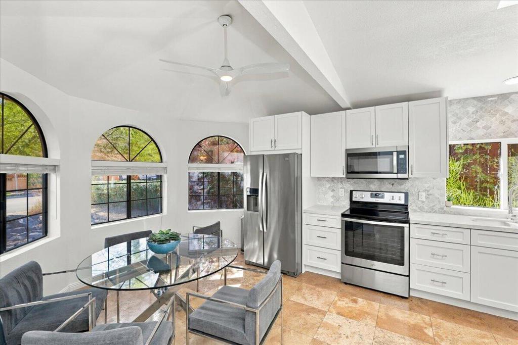 54205 Avenida Vallejo