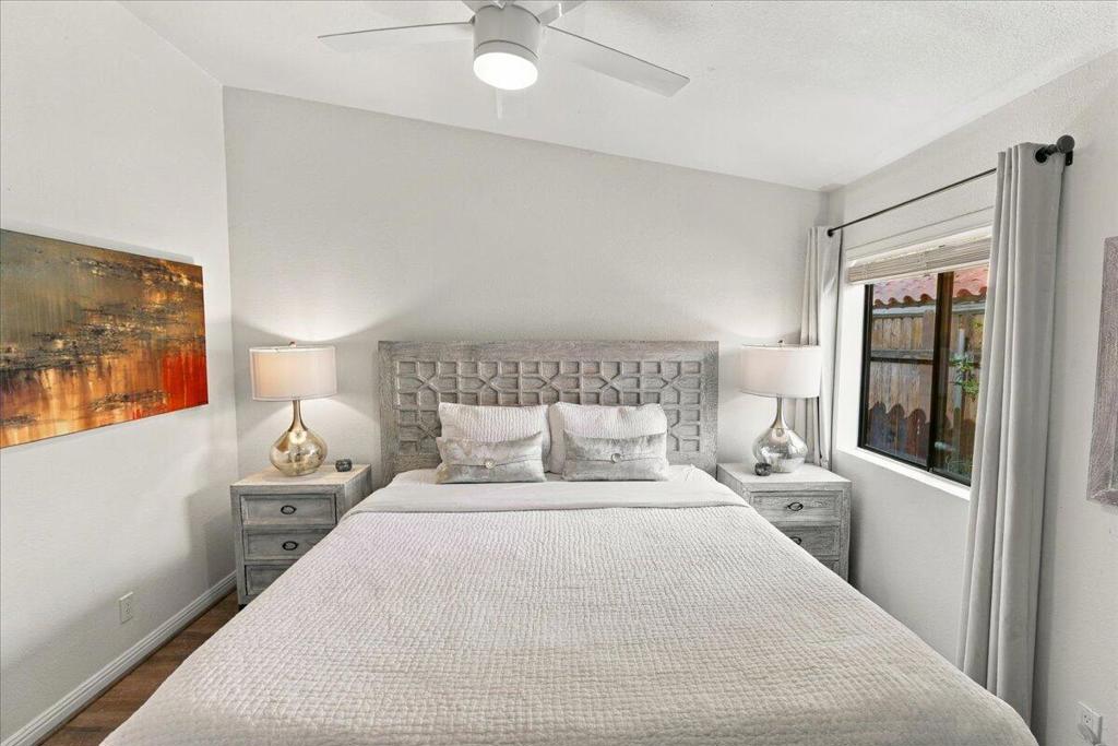 54205 Avenida Vallejo