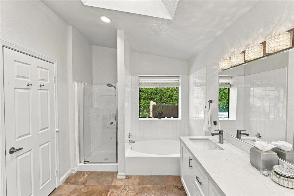 54205 Avenida Vallejo