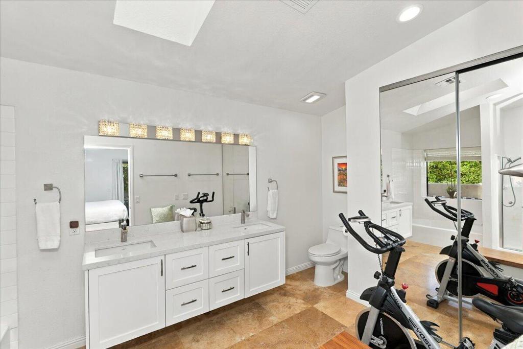 54205 Avenida Vallejo