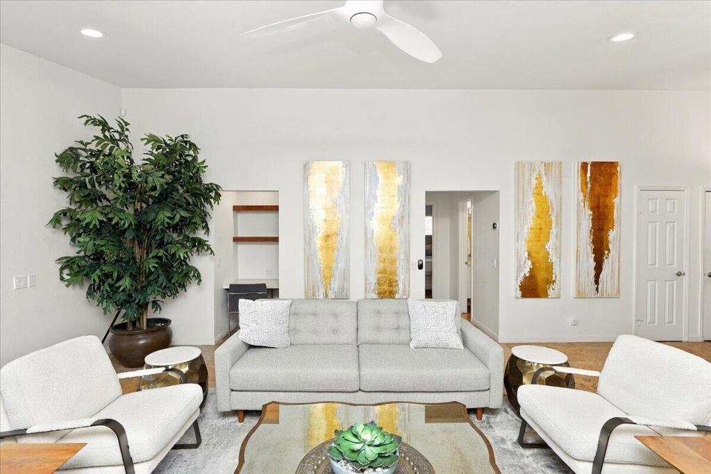 54205 Avenida Vallejo