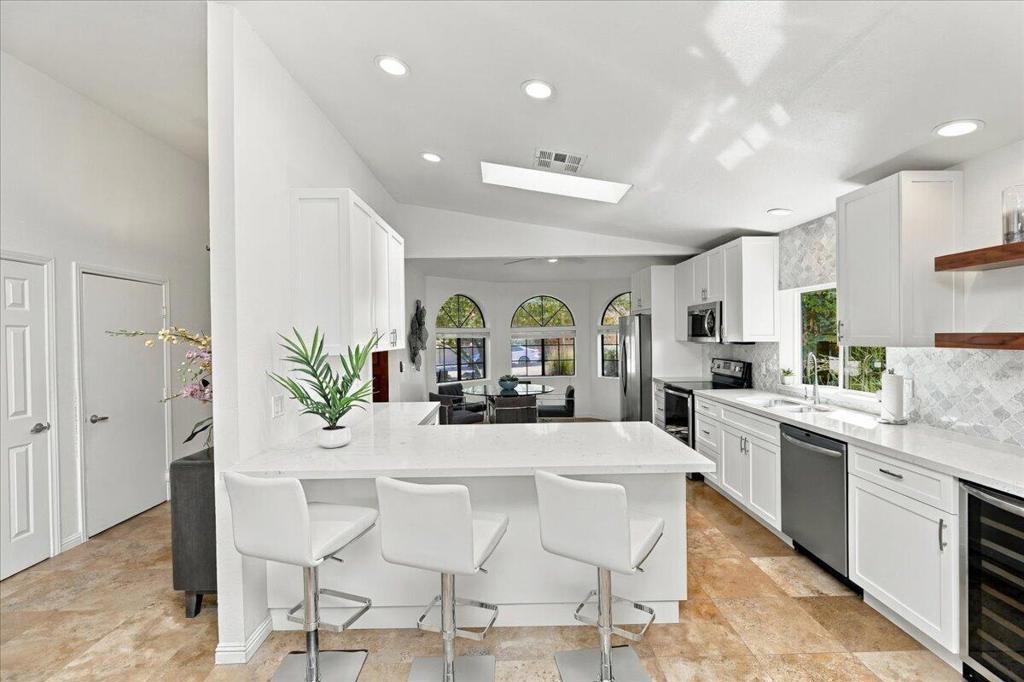 54205 Avenida Vallejo