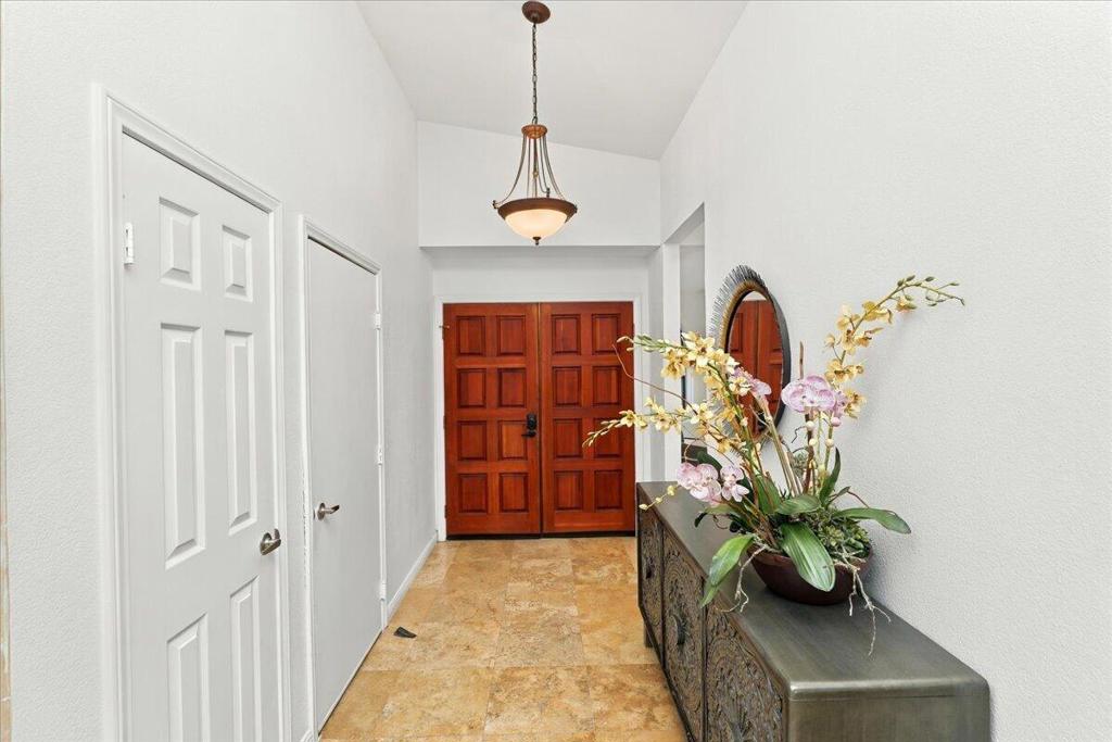 54205 Avenida Vallejo