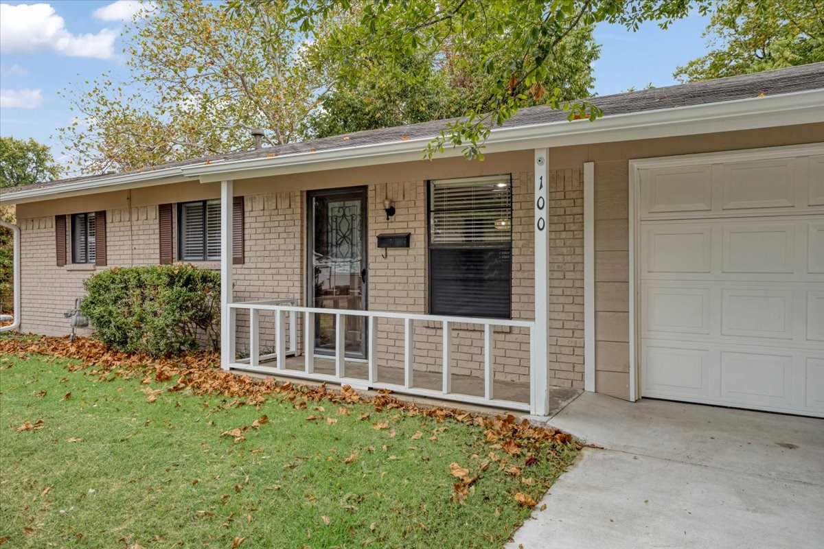 100 E Cunningham Street