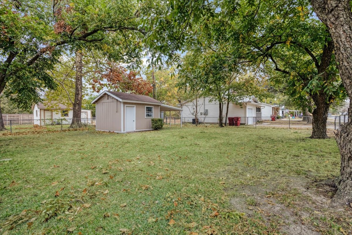 100 E Cunningham Street