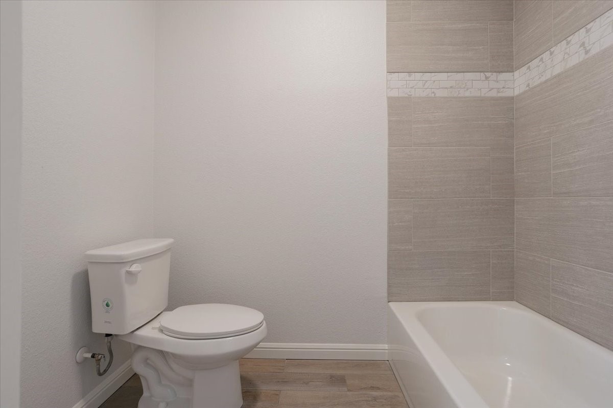 100 E Cunningham Street