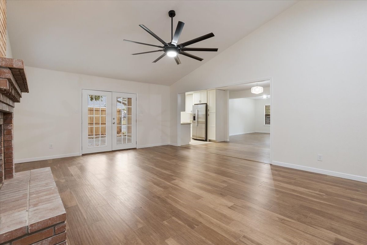 100 E Cunningham Street