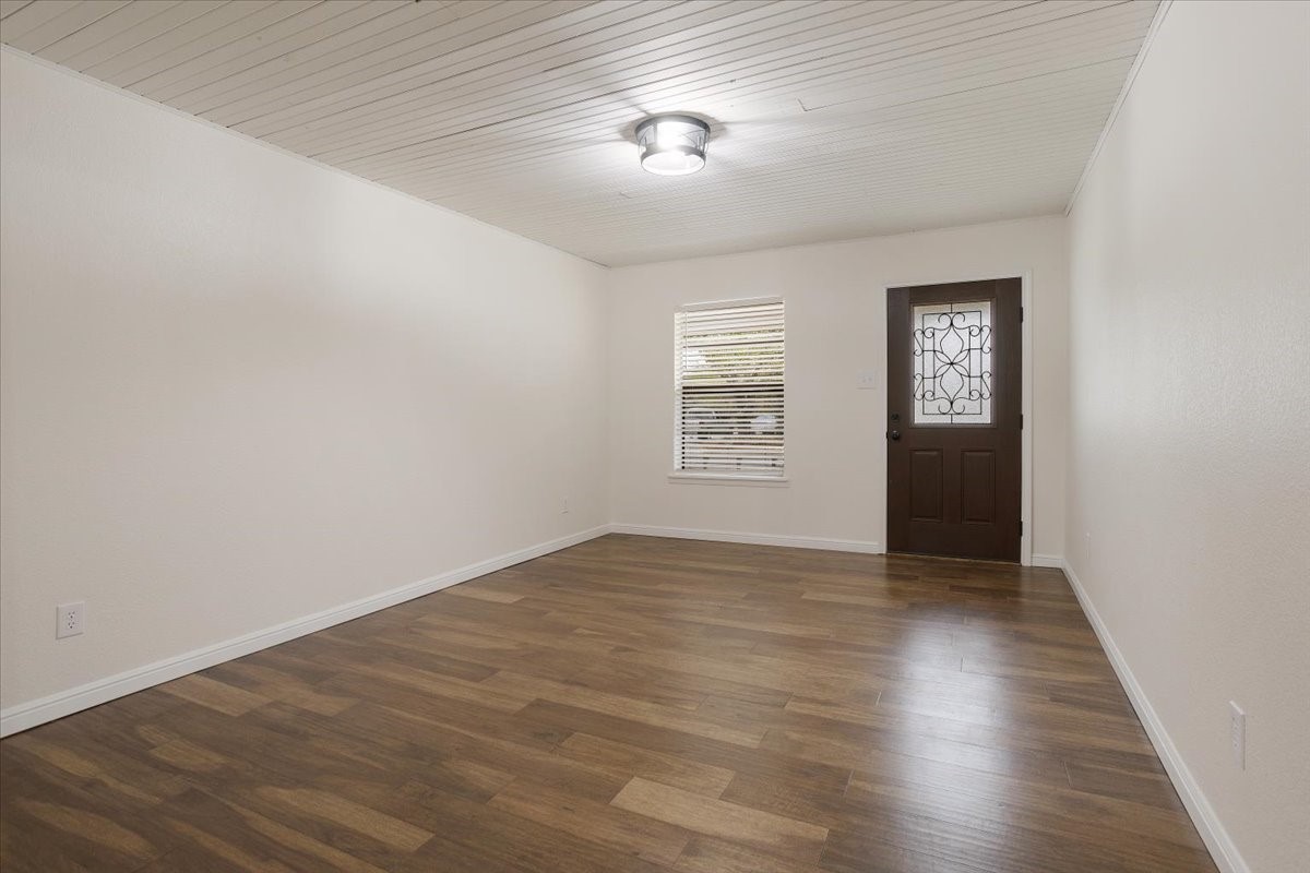 100 E Cunningham Street