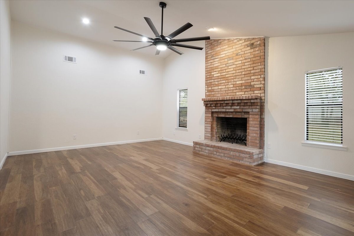 100 E Cunningham Street