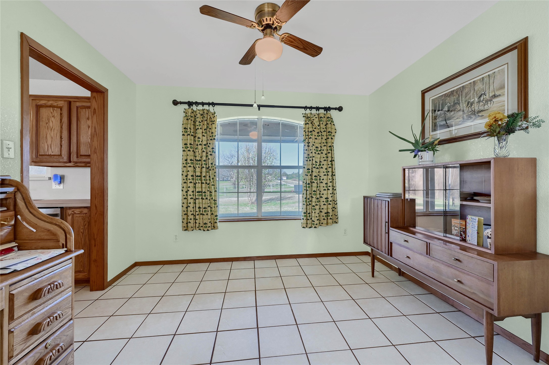 198 Friendship Circle