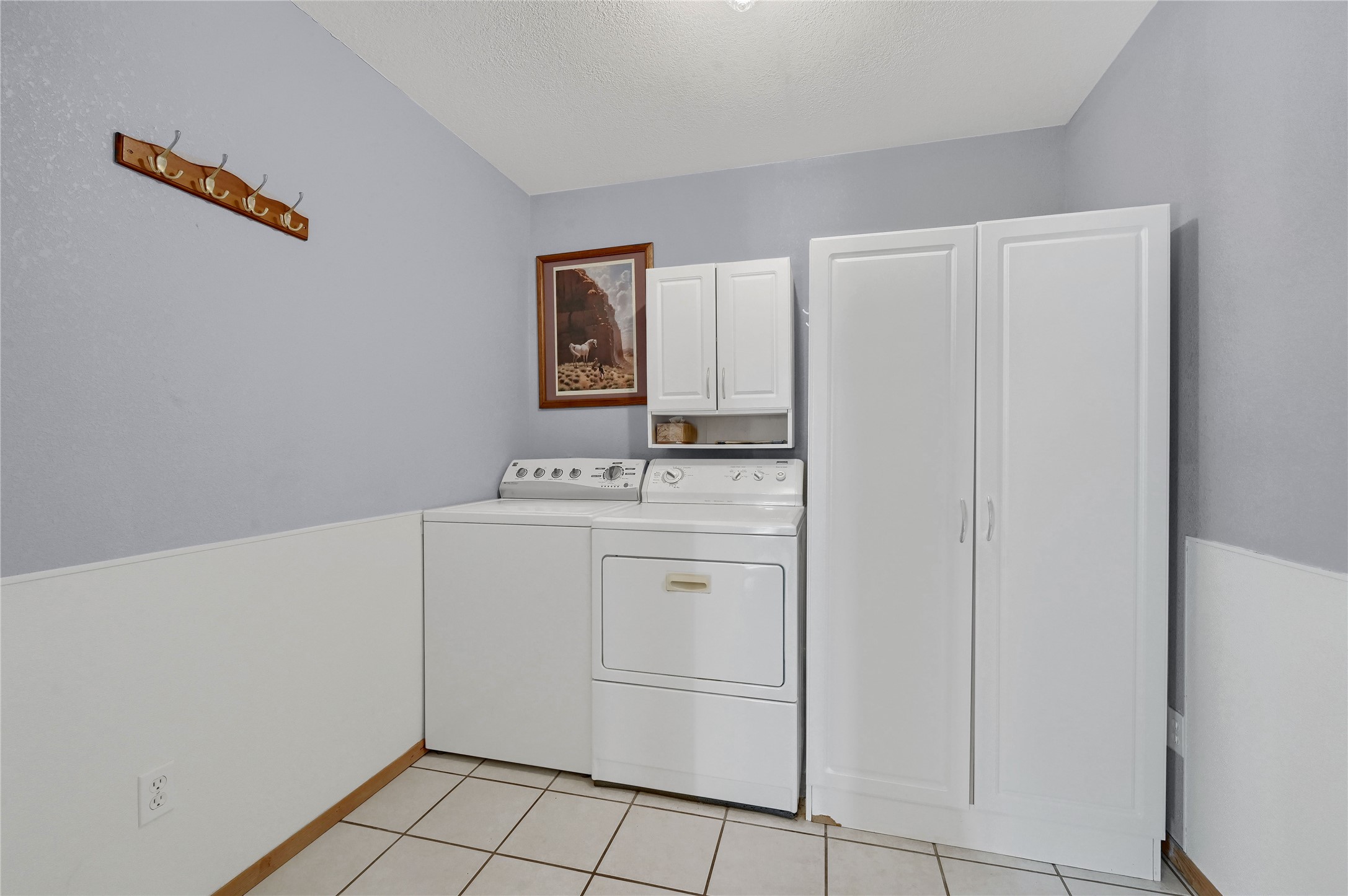 198 Friendship Circle