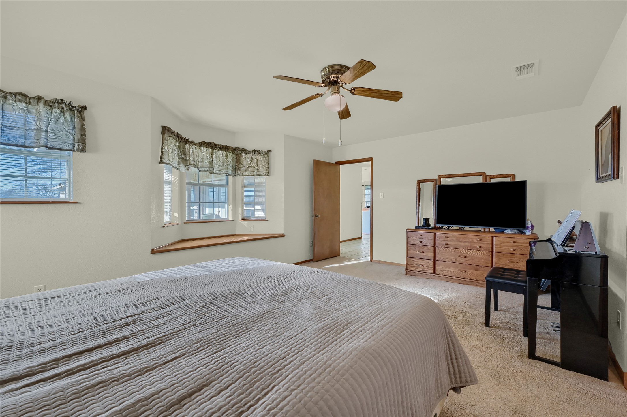 198 Friendship Circle