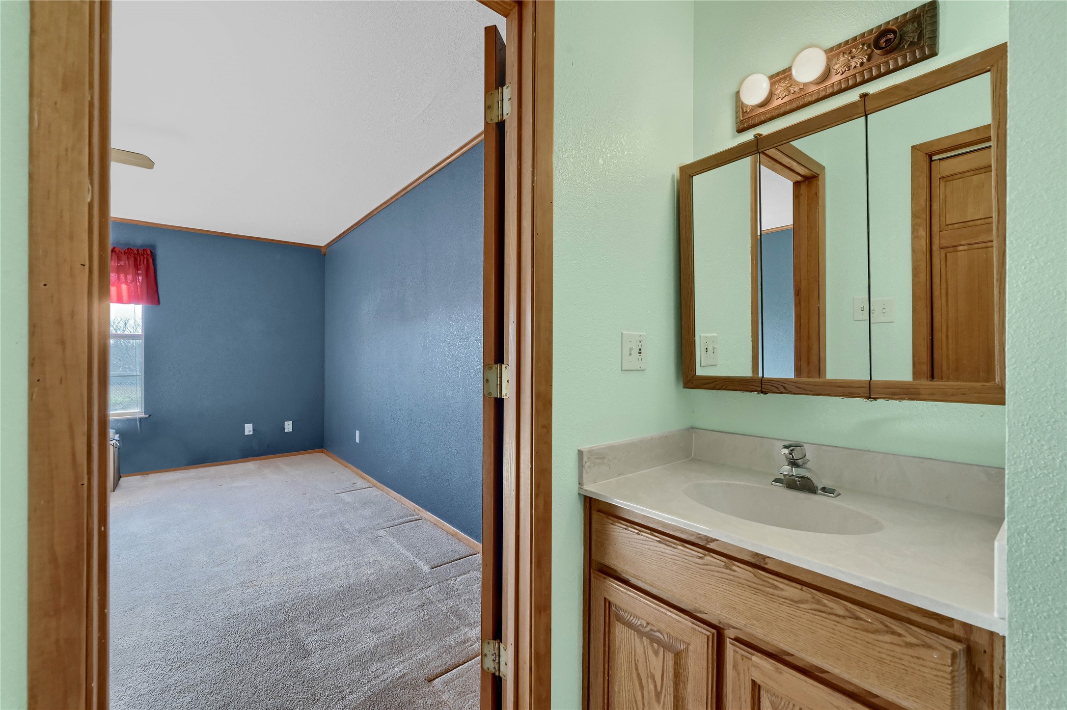 198 Friendship Circle