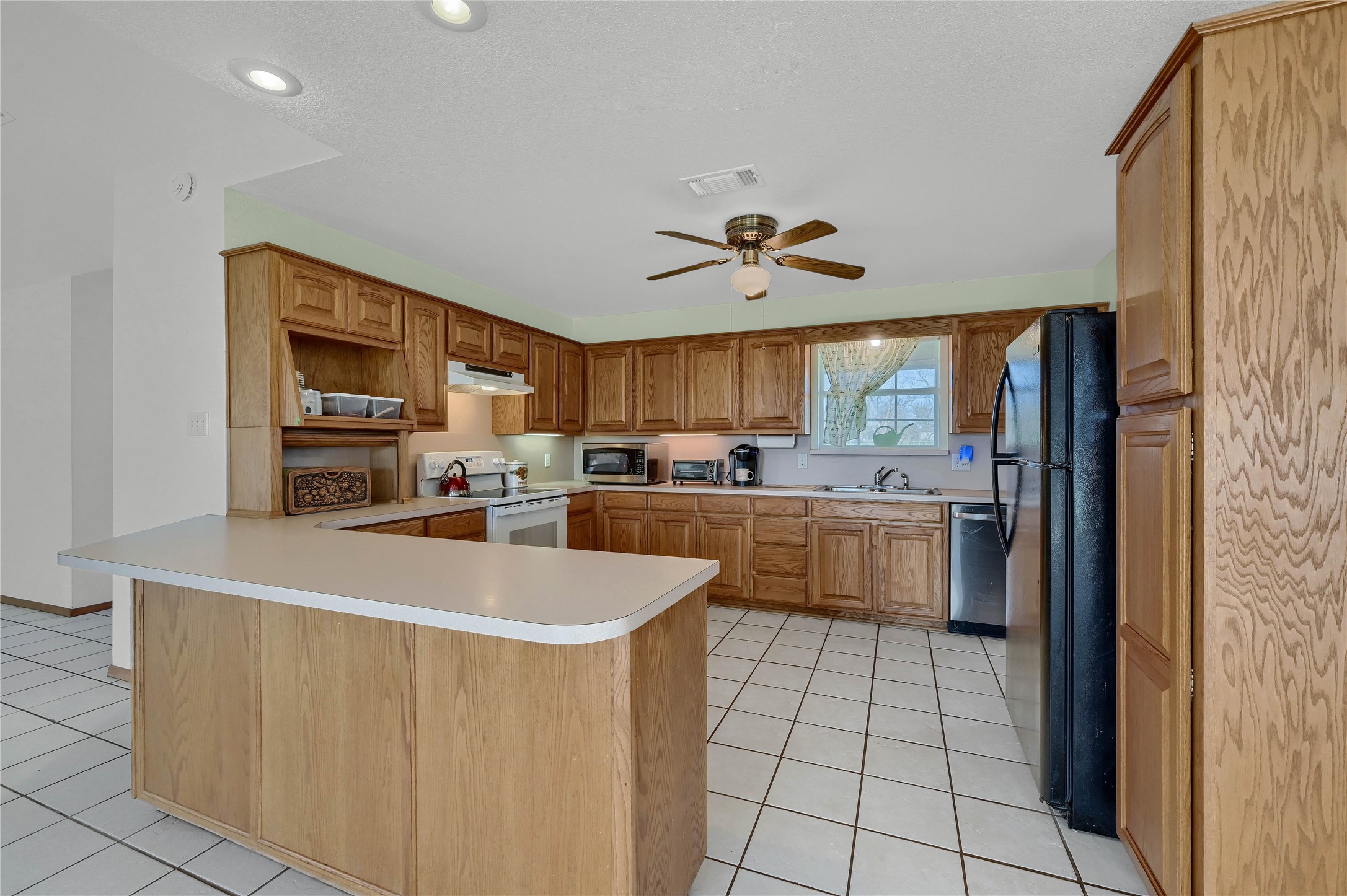 198 Friendship Circle