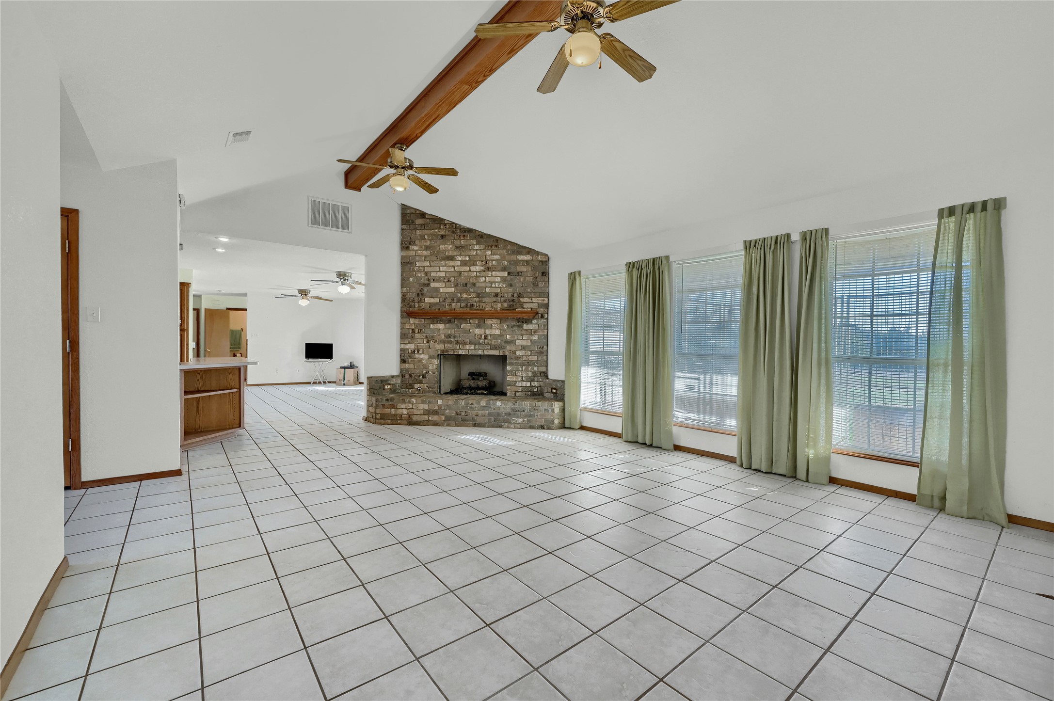 198 Friendship Circle