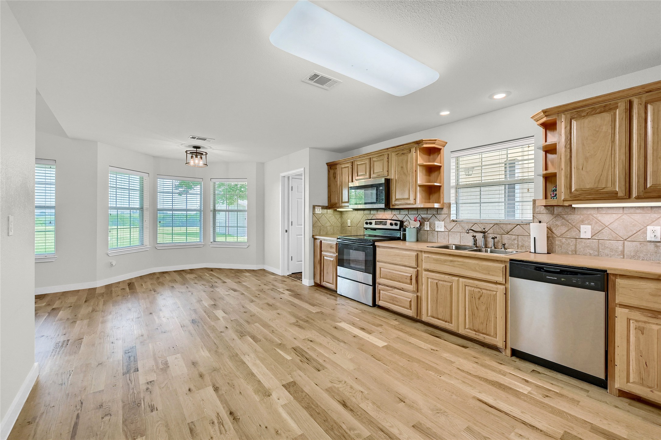 11605 Farm to Market 697