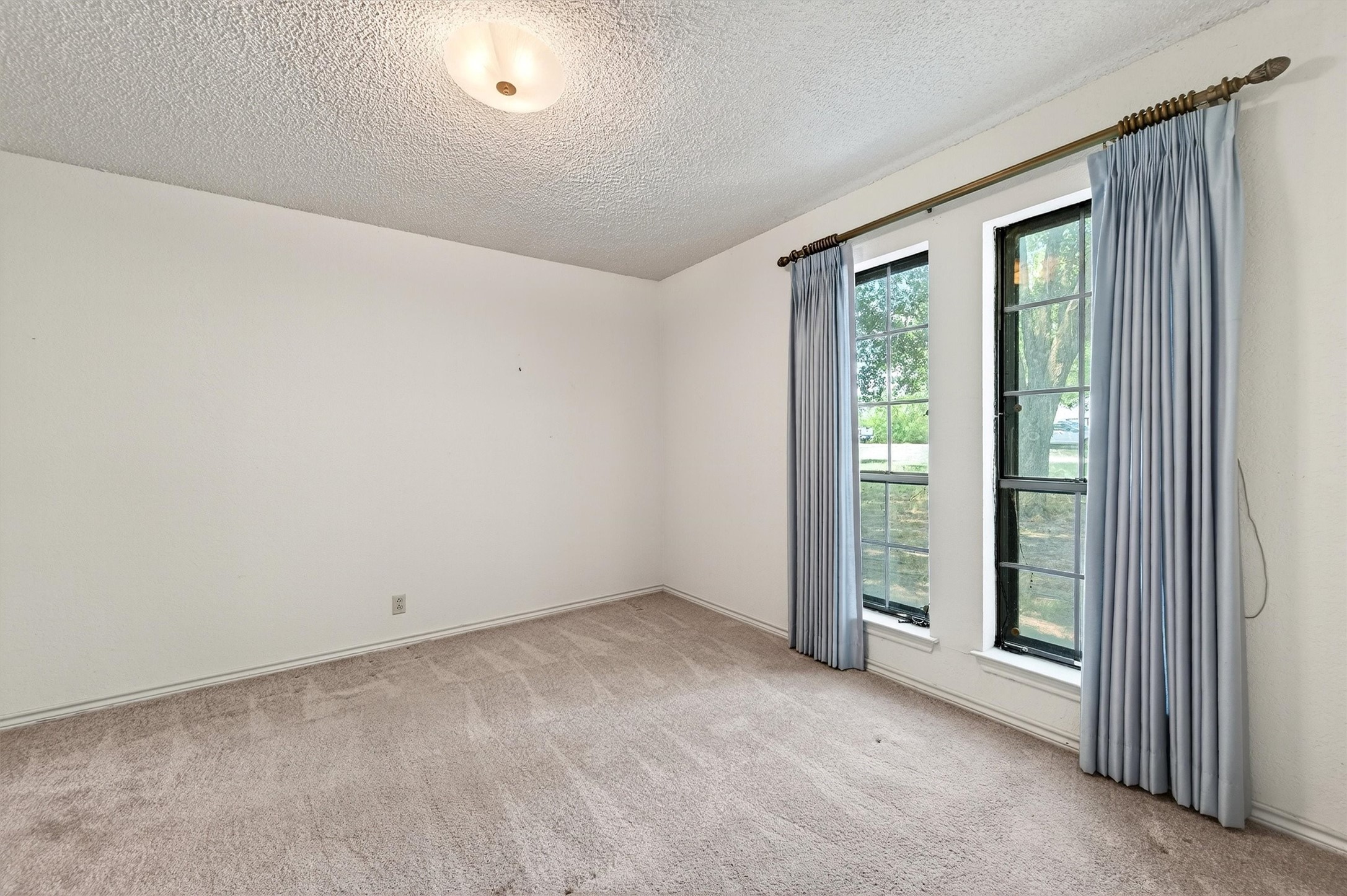 1350 Independence Springs