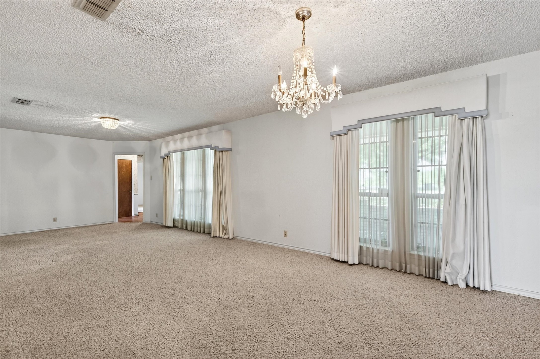 1350 Independence Springs