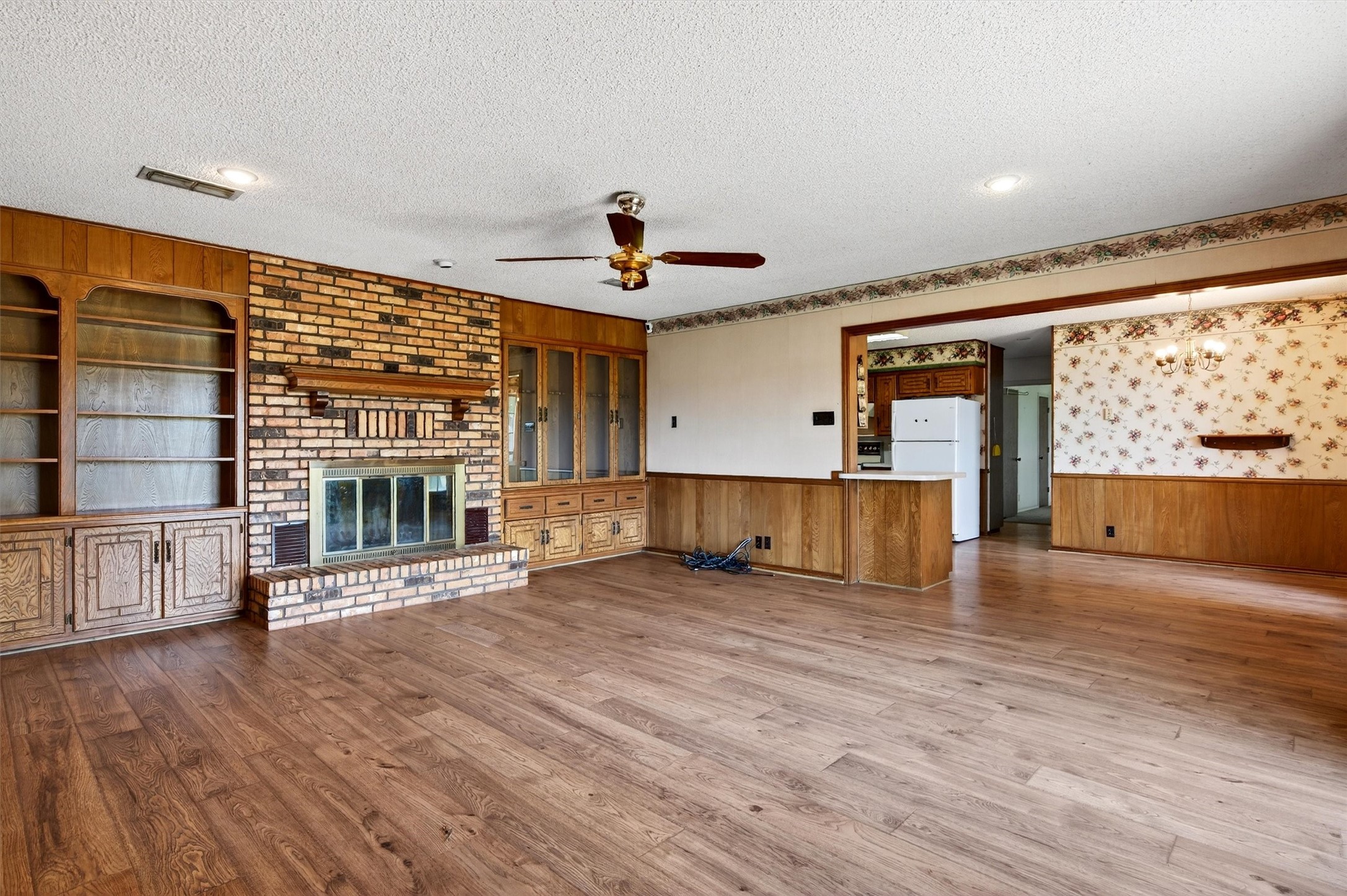 1350 Independence Springs