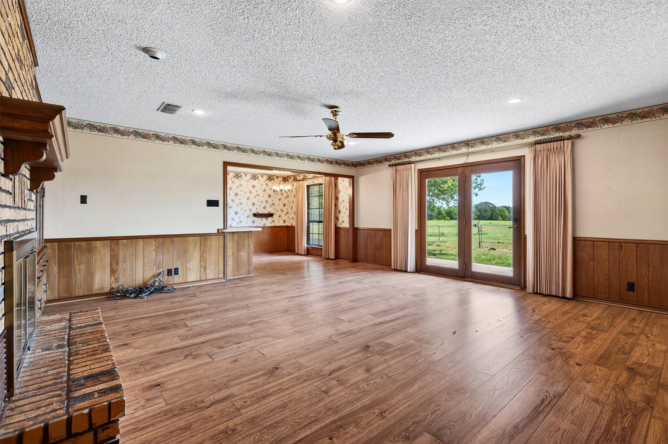 1350 Independence Springs