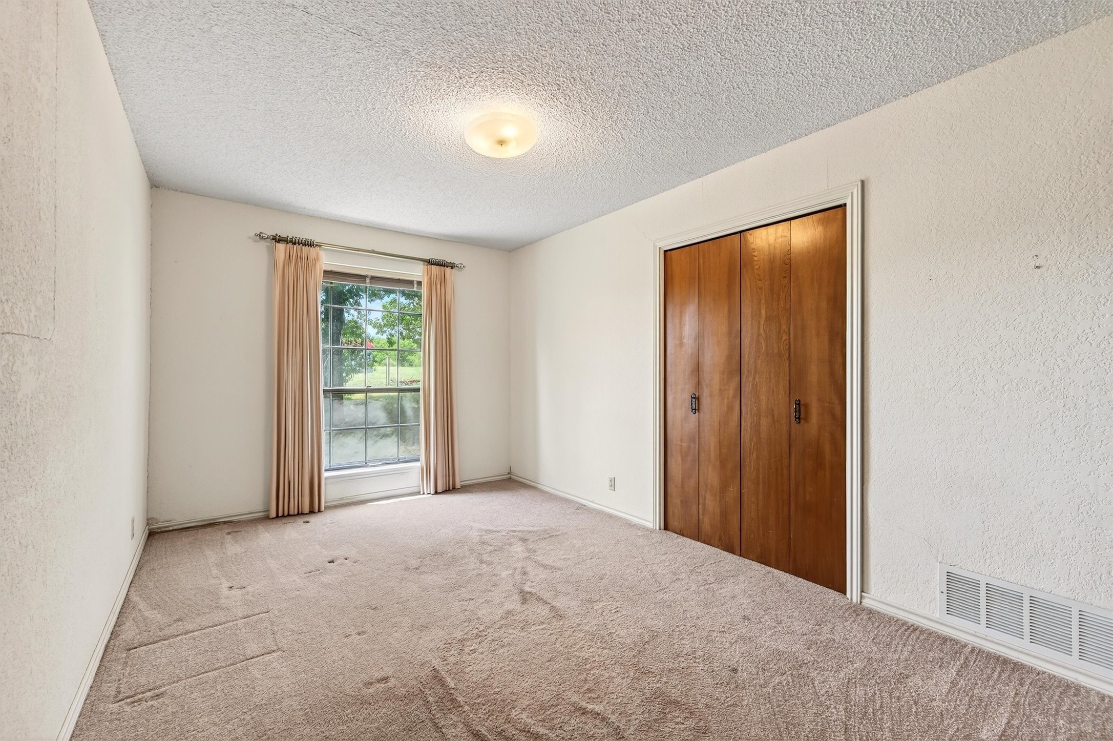 1350 Independence Springs