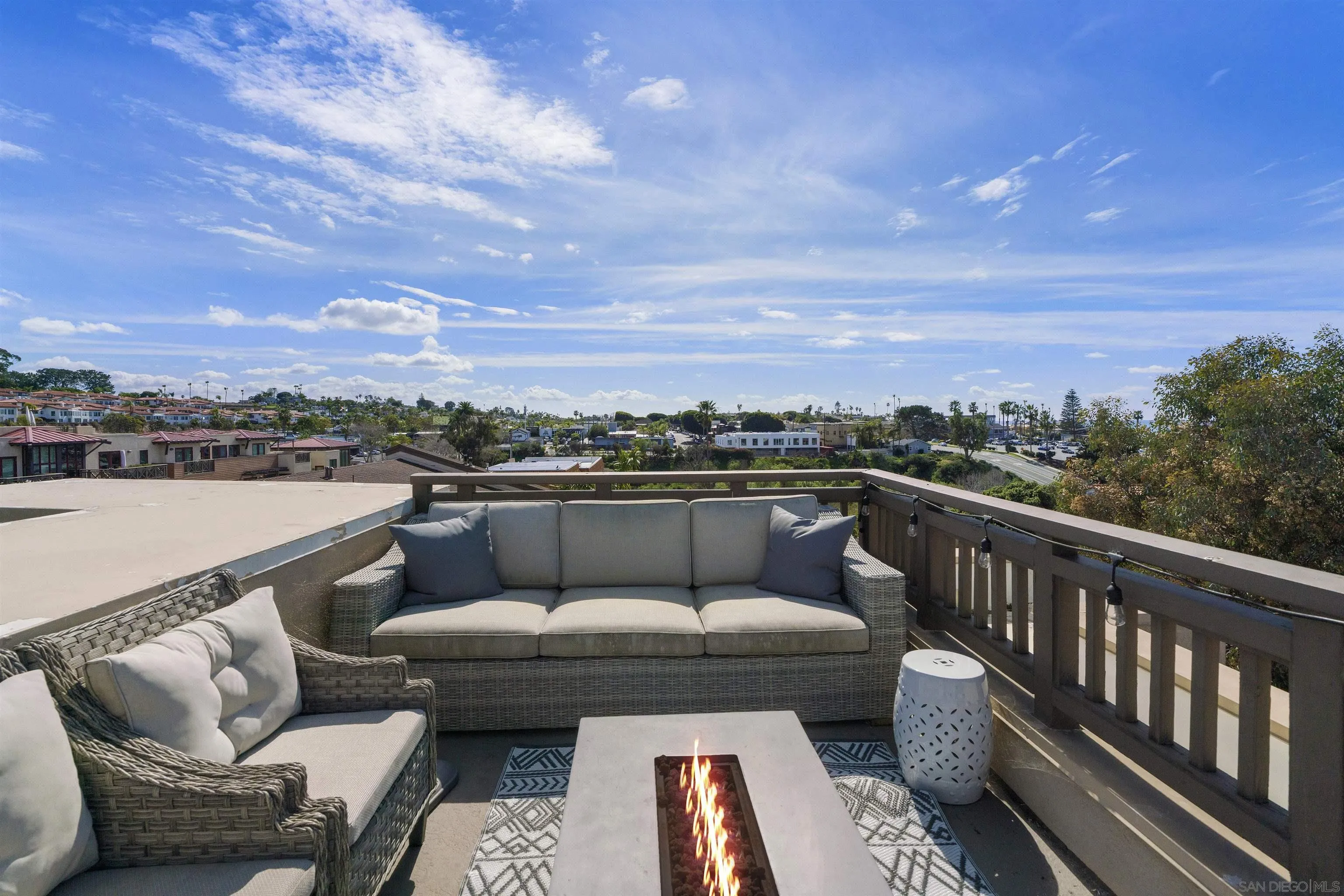 215 2nd St Unit 101