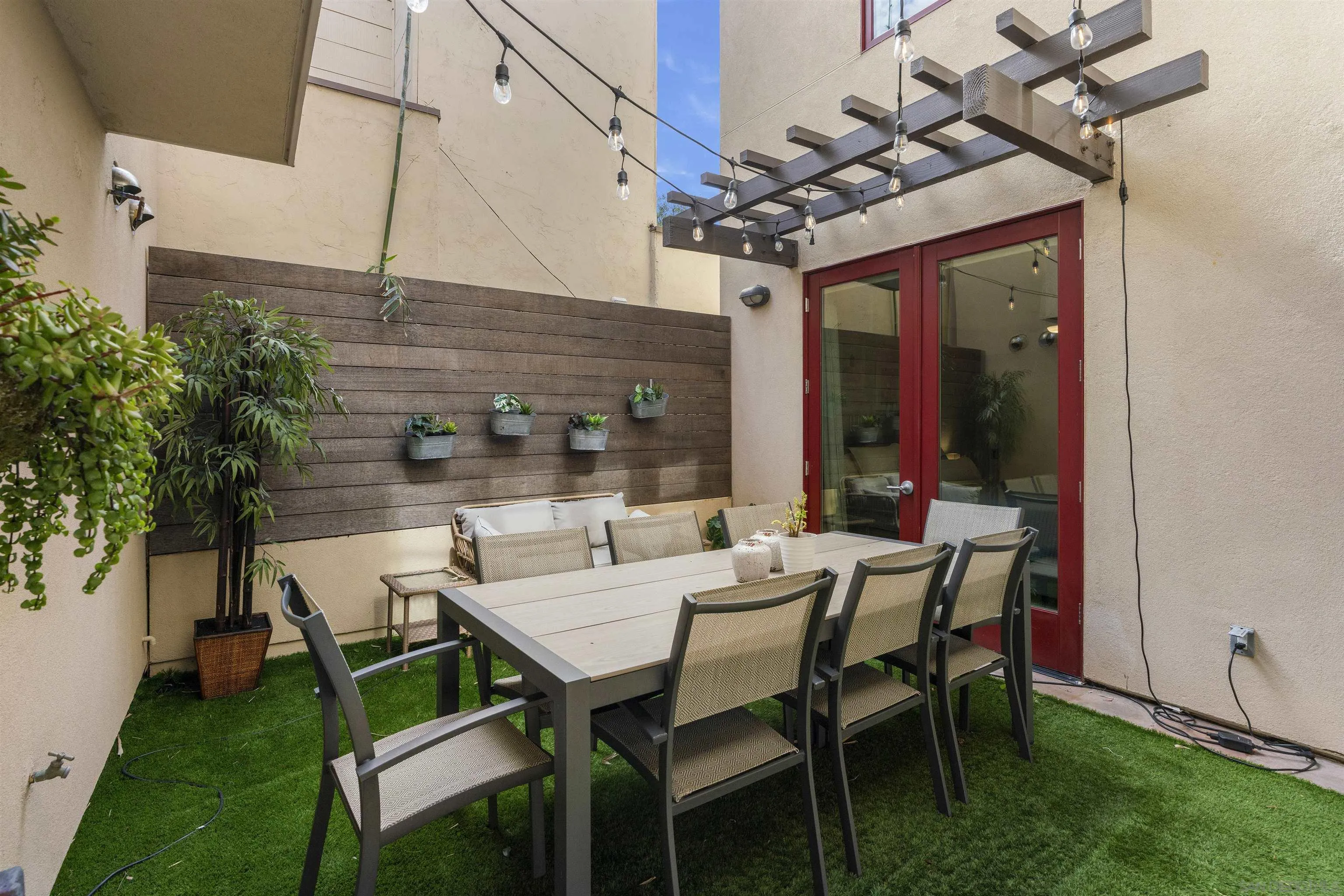 215 2nd St Unit 101