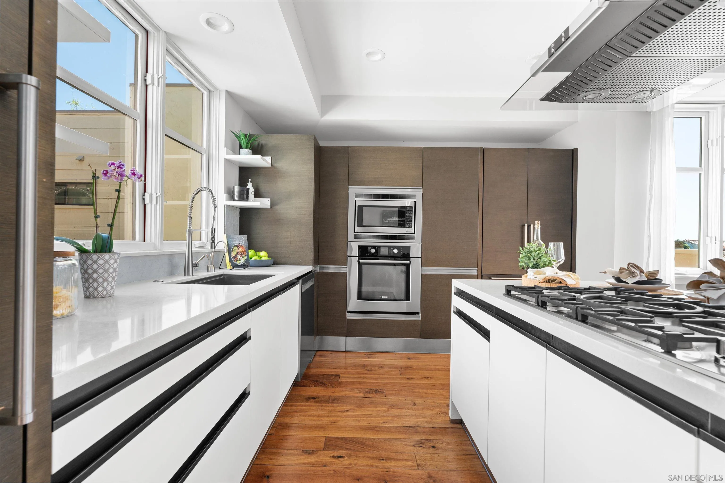215 2nd St Unit 101