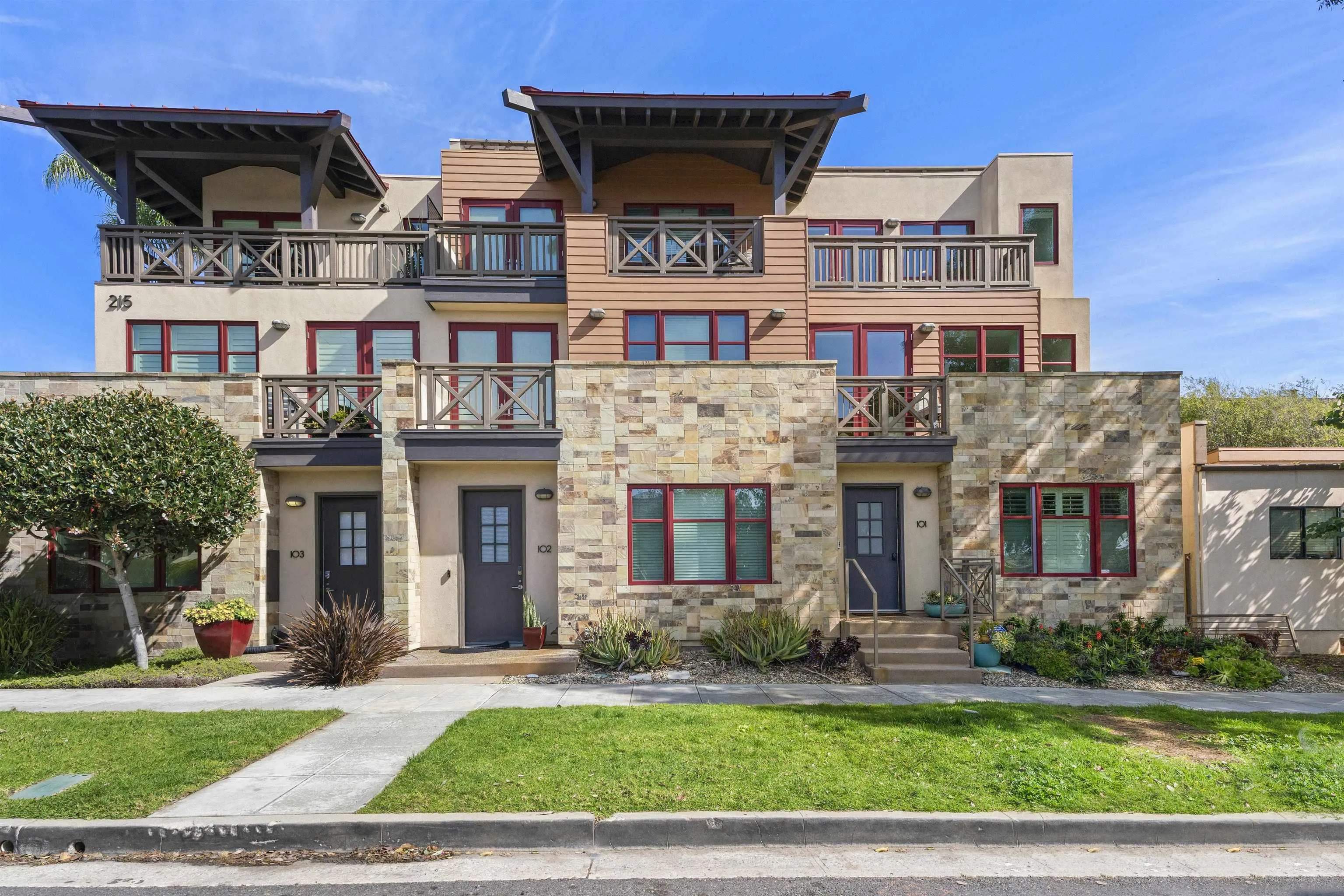 215 2nd St Unit 101