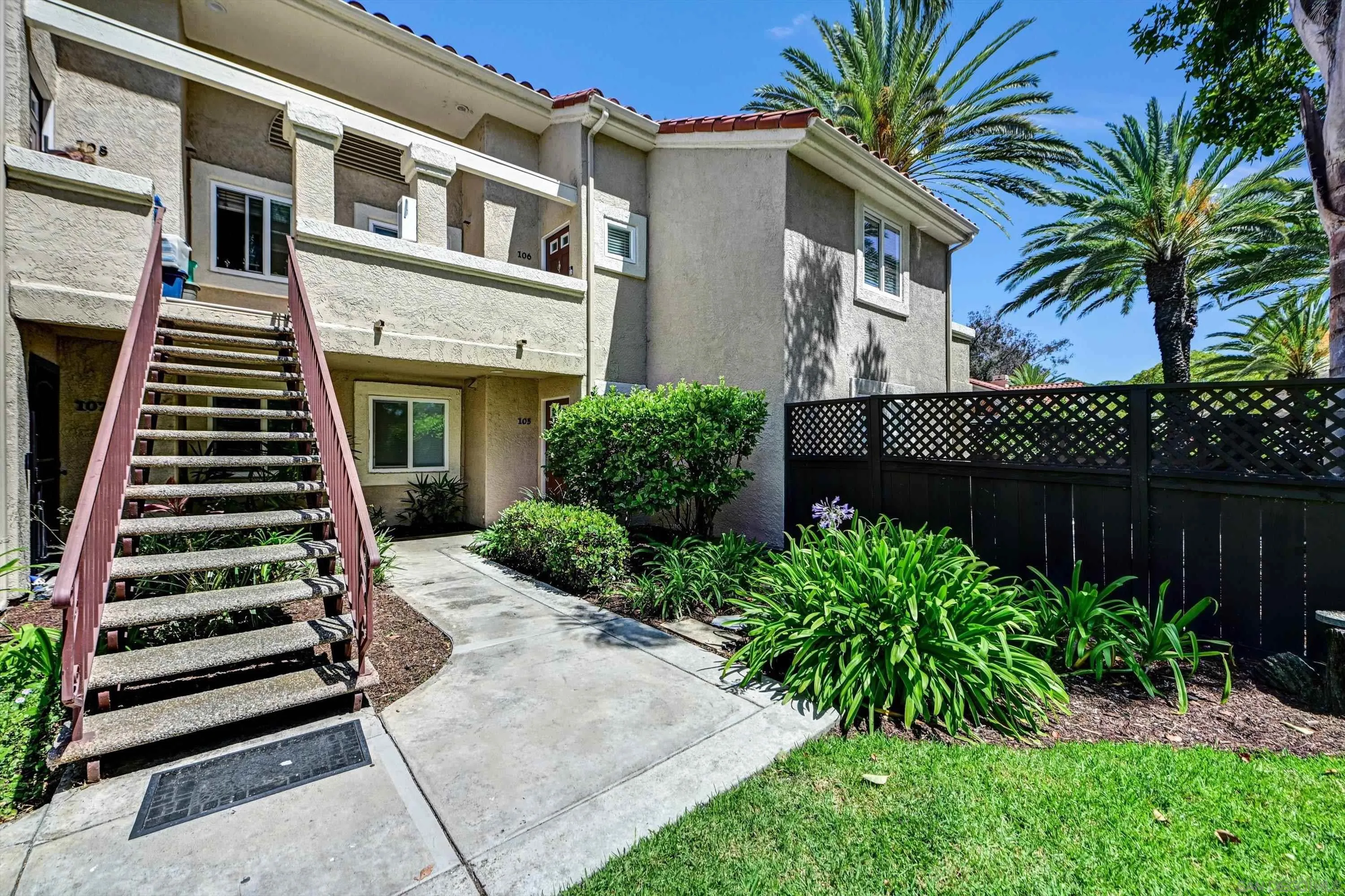 100 Sea Cliff Unit 106