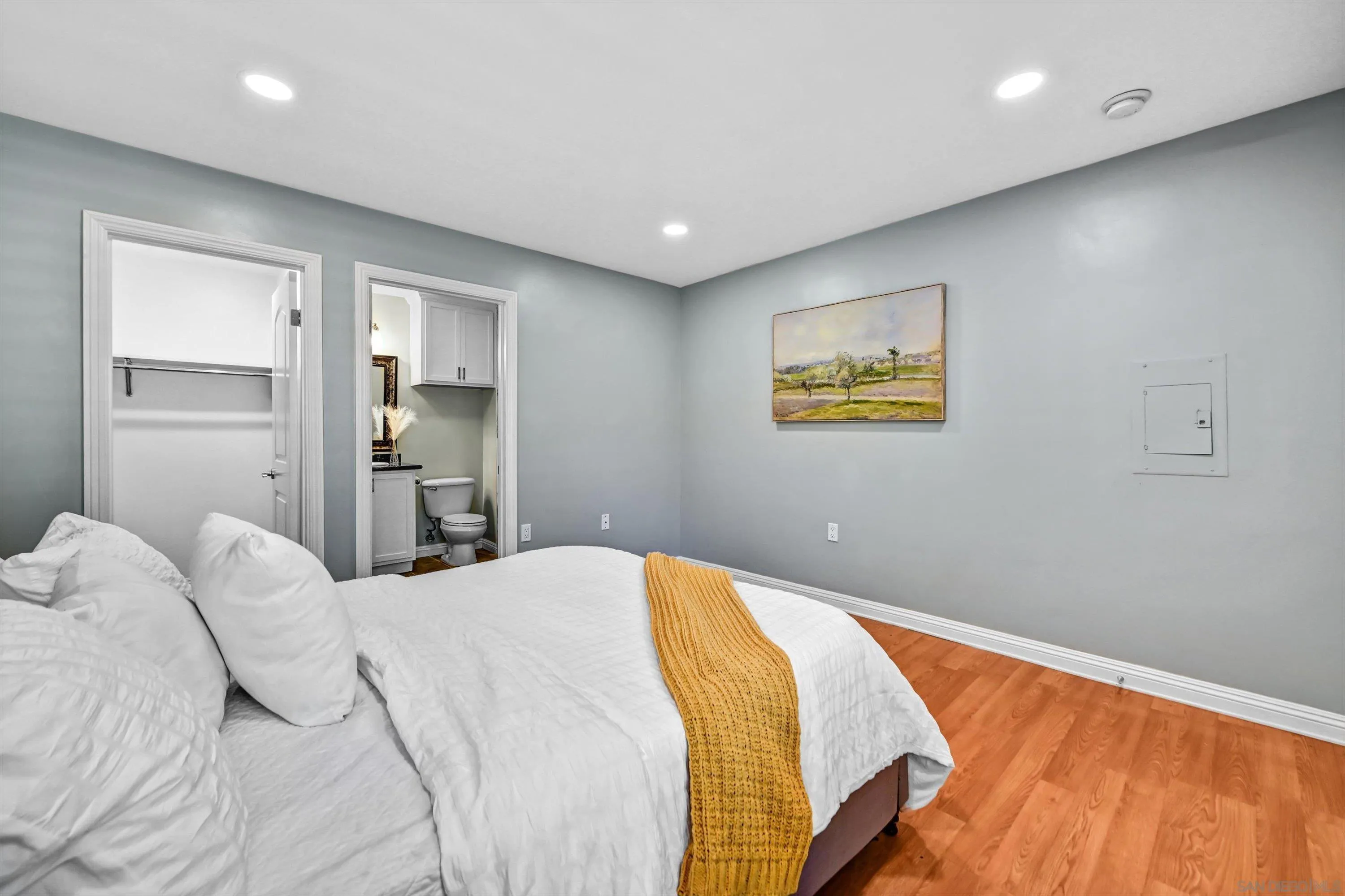 100 Sea Cliff Unit 106