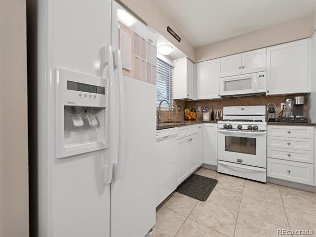 7049 E Briarwood Circle