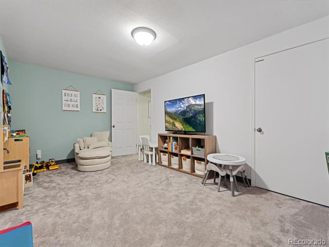7049 E Briarwood Circle