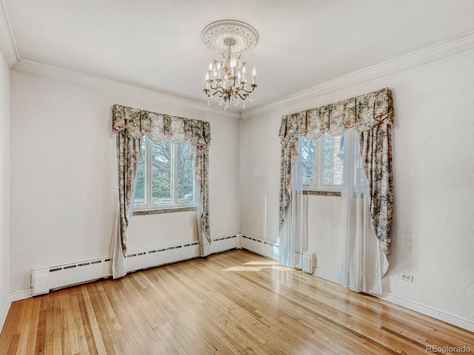 840 Bonnie Brae Boulevard