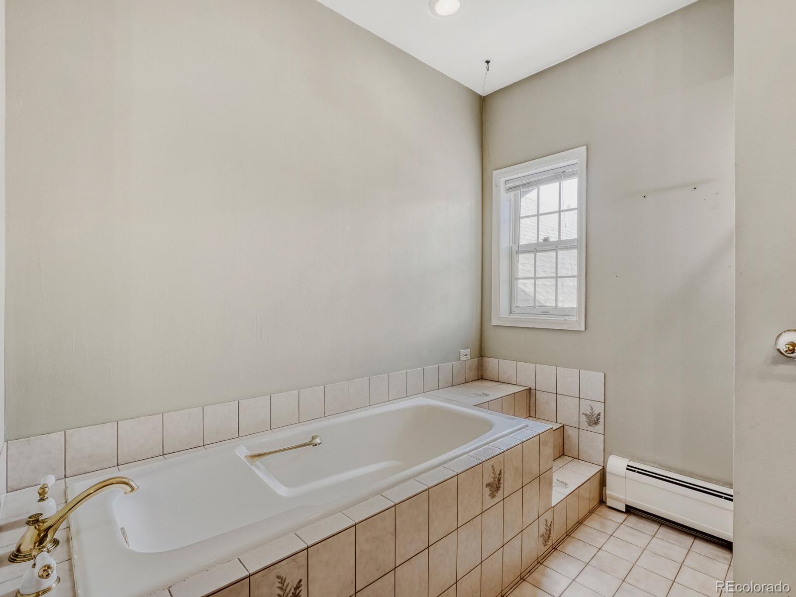 840 Bonnie Brae Boulevard