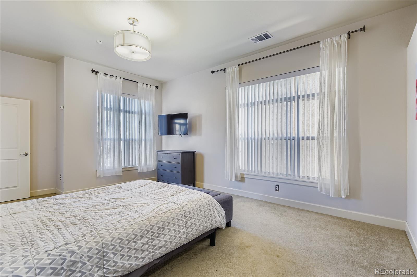 5677 S Park Place Unit: C202