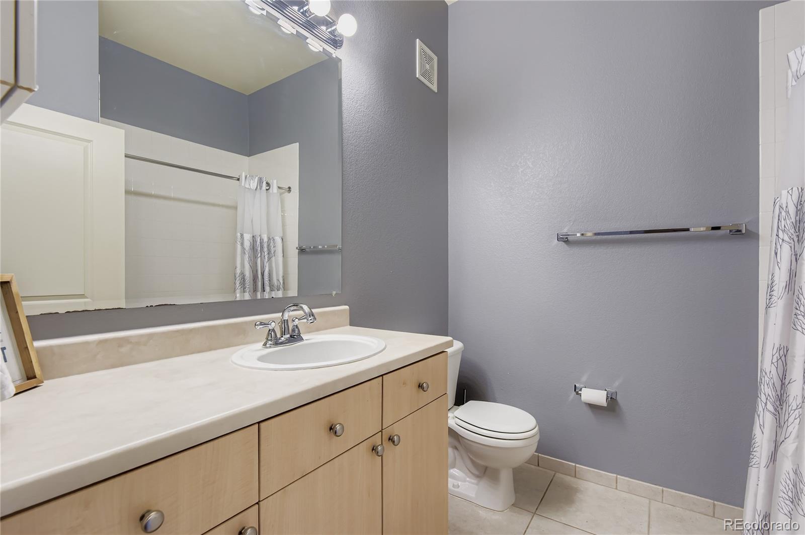 5677 S Park Place Unit: C202