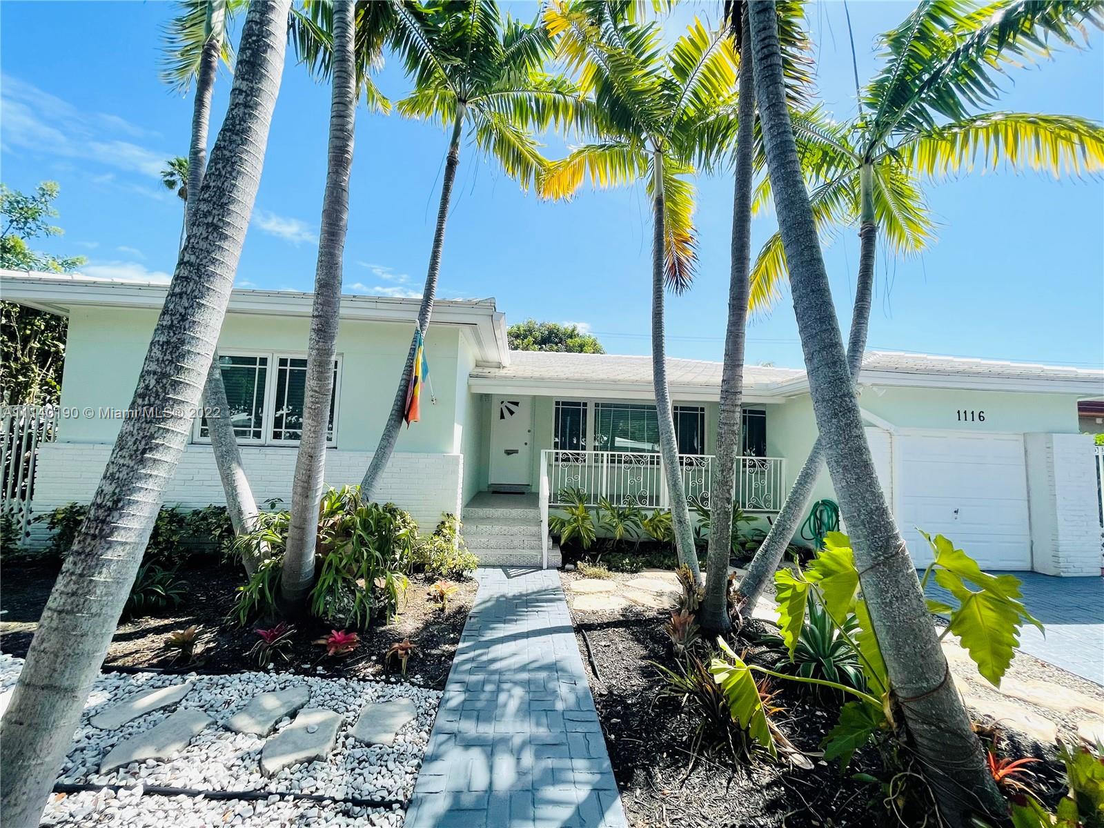 1116 Biarritz Dr