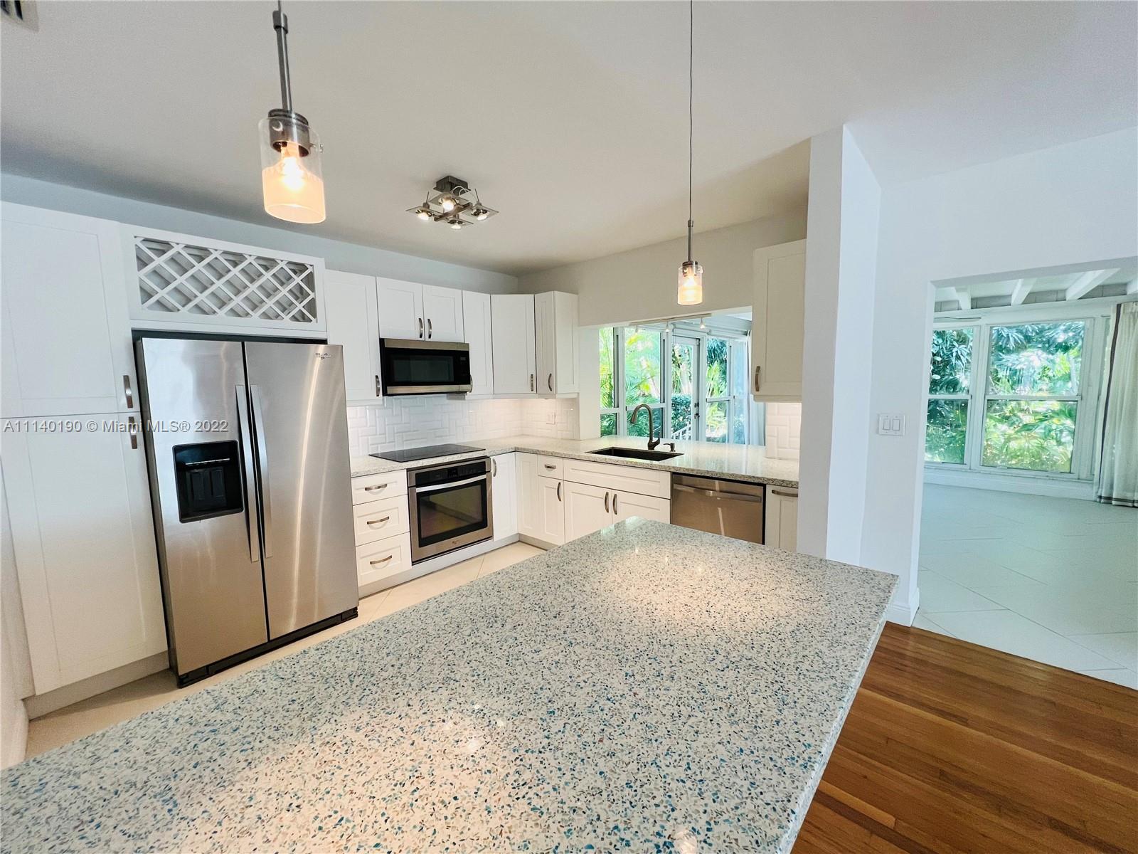 1116 Biarritz Dr