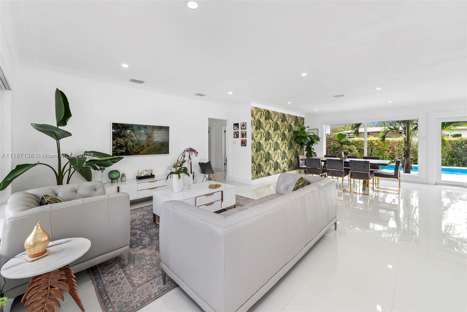 340 N Shore Dr