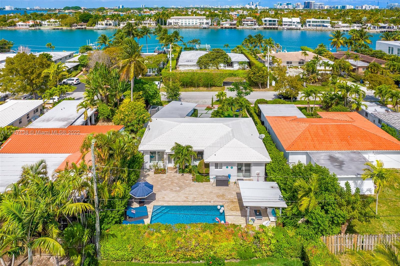340 N Shore Dr